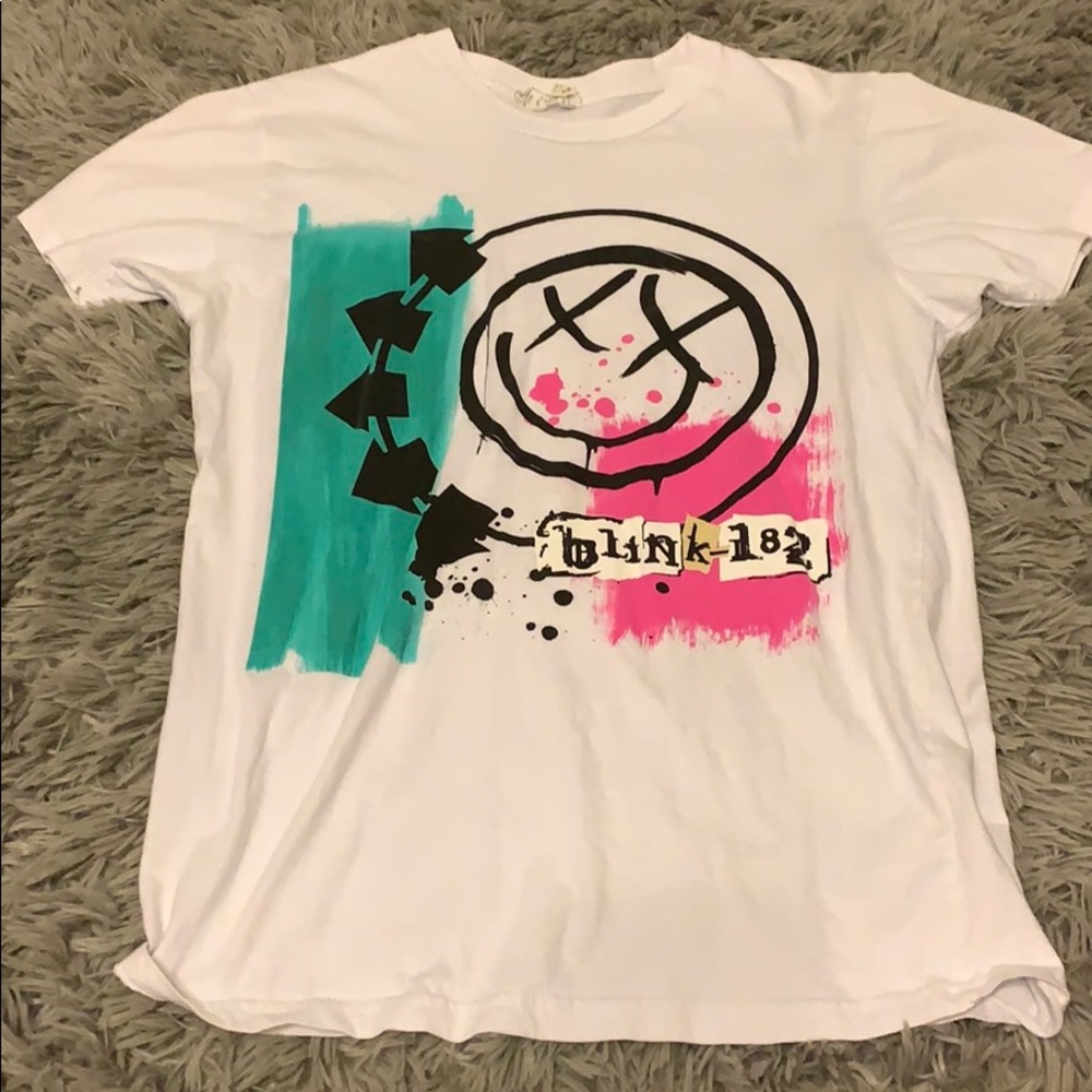 blink-182 loose comfy white tshirt